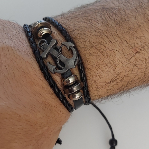 Anchor Bracelet in black - Picture 2 of 8